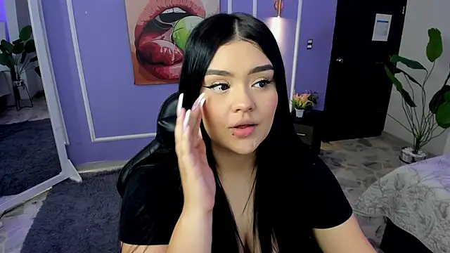 Snapshot of martinasaez chatting on November 11, 2025, 8:14 pm martinasaez online show from November 11, 2025, 8:14 pm