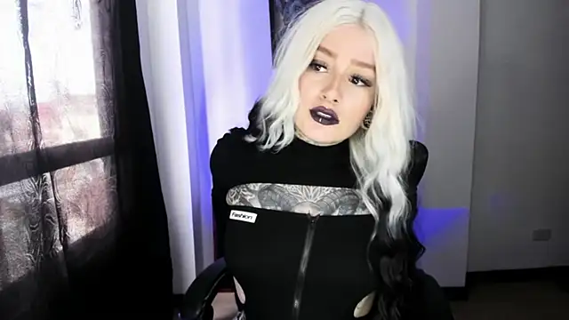 Snapshot of Anaii_Gomez chatting on October 16, 2025, 7:44 pm Anaii Gomez online show from October 16, 2025, 7:44 pm