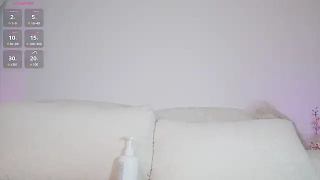 Snapshot of Ariadna5 chatting on February 12, 2026, 1:11 pm Ariadna5 online show from February 12, 2026, 1:11 pm