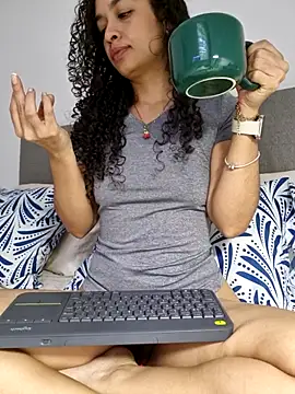 angela  98 online show from April 18, 2026, 1:46 pm