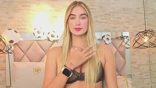 Snapshot of maryy_campbell_ chatting on July 16, 2026, 12:02 pm maryy campbell online show from July 16, 2026, 12:02 pm