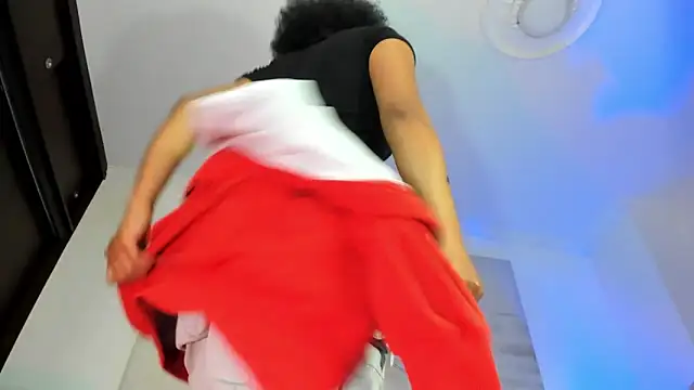 Apotheosis01 online show from November 29, 2025, 8:47 am