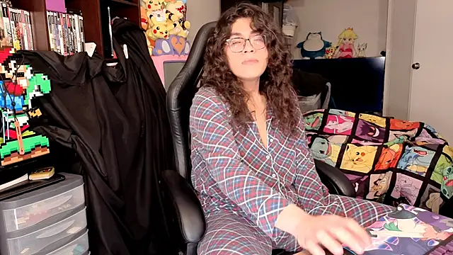 Snapshot of ShinyCherub chatting on February 9, 2026, 2:26 pm ShinyCherub online show from February 9, 2026, 2:26 pm