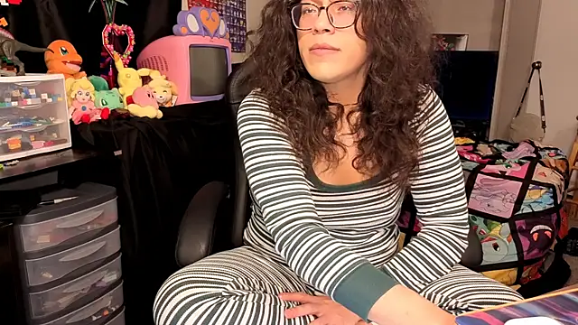 Snapshot of ShinyCherub chatting on October 5, 2025, 2:35 am ShinyCherub online show from October 5, 2025, 2:35 am