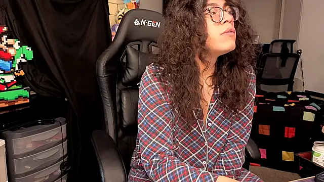 ShinyCherub online show from November 14, 2025, 3:54 am