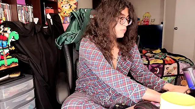 Snapshot of ShinyCherub chatting on February 11, 2026, 4:01 am ShinyCherub online show from February 11, 2026, 4:01 am