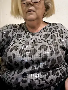 Snapshot of Merilulla chatting on January 9, 2026, 12:39 am Merilulla online show from January 9, 2026, 12:39 am