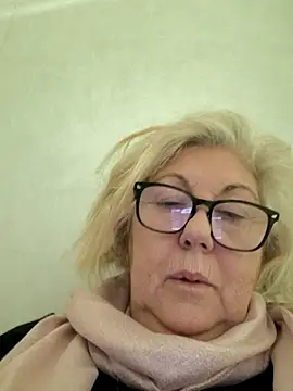 Snapshot of Merilulla chatting on January 11, 2026, 11:44 pm Merilulla online show from January 11, 2026, 11:44 pm