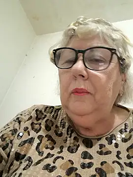 Snapshot of Merilulla chatting on January 6, 2026, 5:28 pm Merilulla online show from January 6, 2026, 5:28 pm