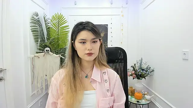 Snapshot of AnneTLi chatting on October 16, 2025, 3:15 am AnneTLi online show from October 16, 2025, 3:15 am