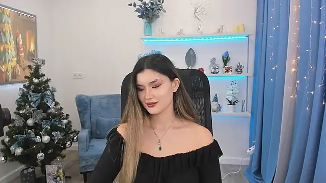 AnneTLi online show from December 16, 2025, 7:18 pm