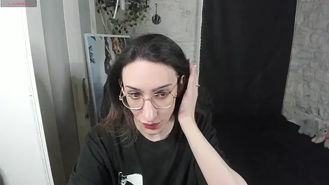 Snapshot of Mayala__ chatting on February 3, 2025, 6:07 pm Mayala online show from February 3, 2025, 6:07 pm