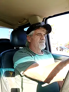 Snapshot of TTolbert chatting on January 10, 2025, 9:10 pm TTolbert online show from January 10, 2025, 9:10 pm