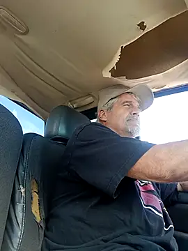 Snapshot of TTolbert chatting on September 22, 2025, 8:59 pm TTolbert online show from September 22, 2025, 8:59 pm