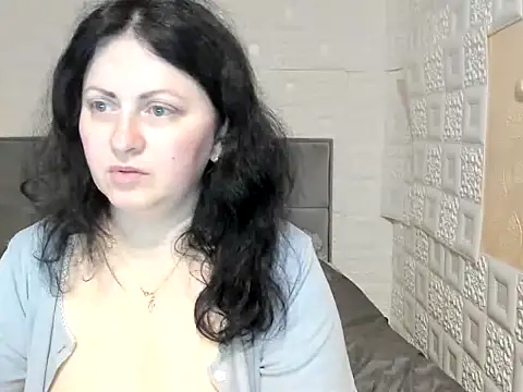 Lillian2 online show from March 16, 2025, 6:09 am