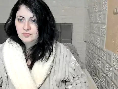 Lillian2 online show from February 27, 2025, 3:29 am