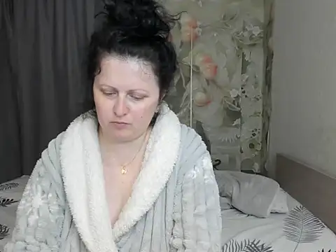 Lillian2 online show from May 25, 2026, 8:02 am
