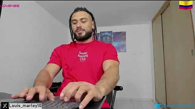 Snapshot of Louis_marley__ chatting on March 14, 2025, 1:16 am Louis marley online show from March 14, 2025, 1:16 am