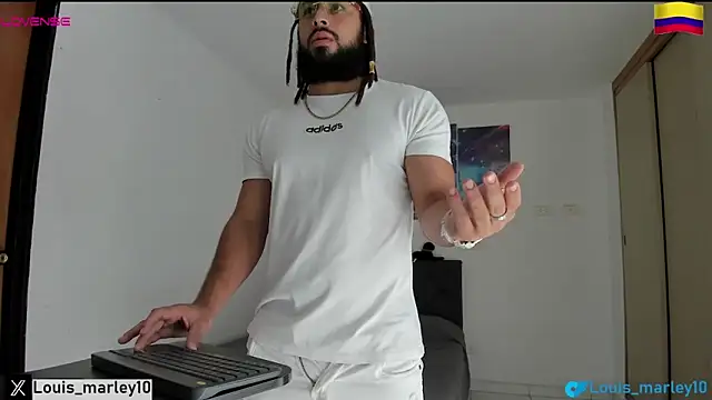 Snapshot of Louis_marley__ chatting on December 2, 2025, 2:19 pm Louis marley online show from December 2, 2025, 2:19 pm