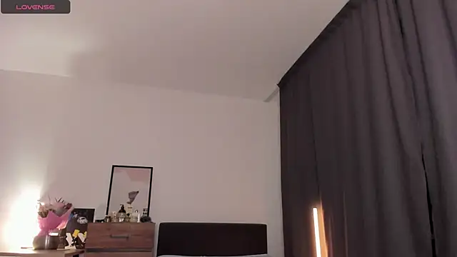 Snapshot of Alice_Dias chatting on February 19, 2025, 5:06 pm Alice Dias online show from February 19, 2025, 5:06 pm