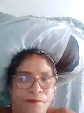 Delicy1 online show from February 19, 2025, 4:33 pm