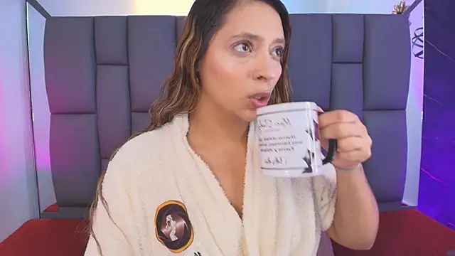 Snapshot of _MiaBrown_ chatting on February 4, 2026, 12:11 pm MiaBrown online show from February 4, 2026, 12:11 pm