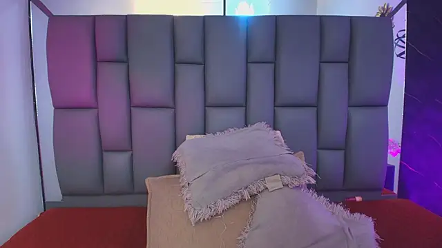 Snapshot of _MiaBrown_ chatting on February 14, 2026, 12:05 pm MiaBrown online show from February 14, 2026, 12:05 pm