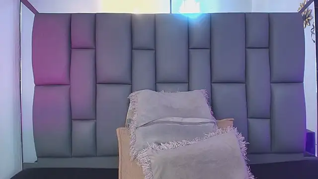 Snapshot of _MiaBrown_ chatting on February 9, 2026, 12:14 pm MiaBrown online show from February 9, 2026, 12:14 pm