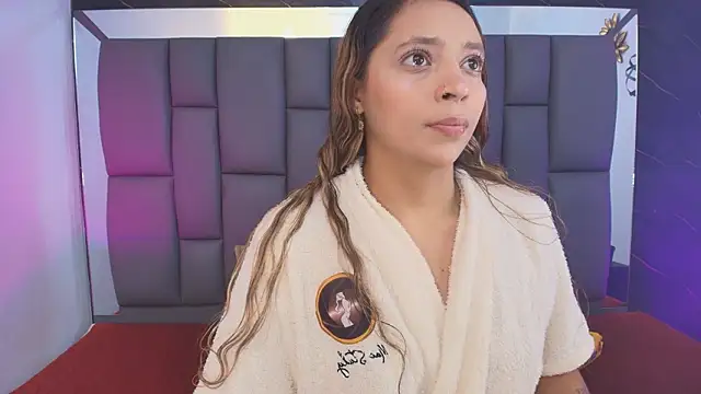 Snapshot of _MiaBrown_ chatting on February 3, 2026, 12:10 pm MiaBrown online show from February 3, 2026, 12:10 pm