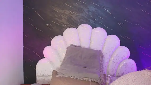  MiaBrown  online show from March 19, 2026, 12:05 pm