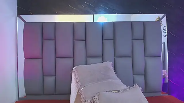 Snapshot of _MiaBrown_ chatting on February 19, 2026, 12:13 pm MiaBrown online show from February 19, 2026, 12:13 pm