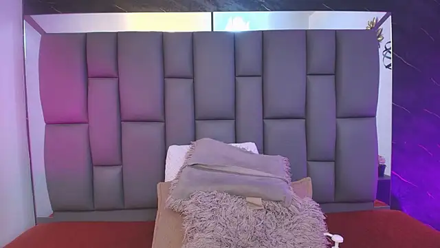 Snapshot of _MiaBrown_ chatting on February 20, 2026, 12:07 pm MiaBrown online show from February 20, 2026, 12:07 pm