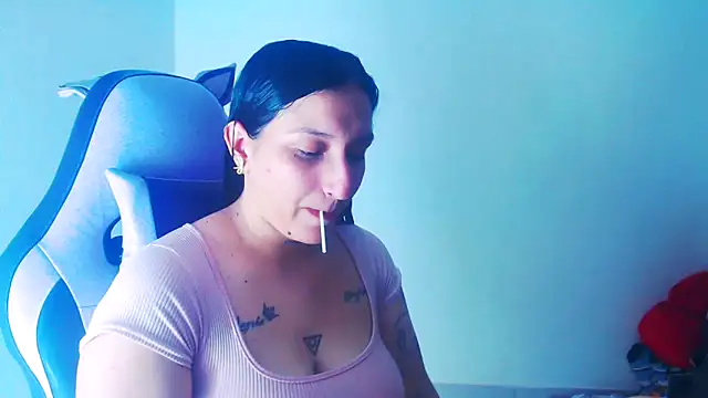 Snapshot of liz_dirty chatting on June 12, 2026, 10:29 pm liz dirty online show from June 12, 2026, 10:29 pm