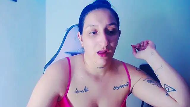 Snapshot of liz_dirty chatting on May 5, 2026, 10:46 pm liz dirty online show from May 5, 2026, 10:46 pm