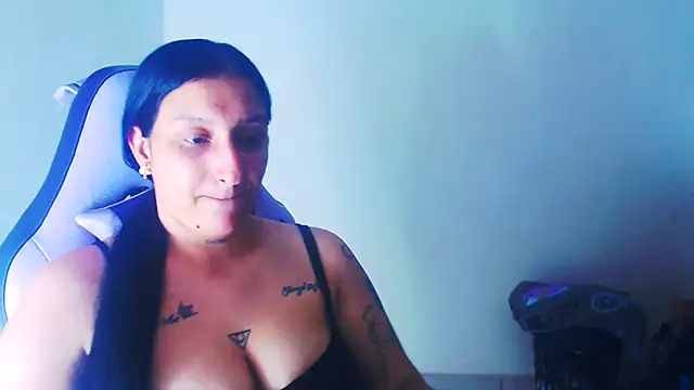 Snapshot of liz_dirty chatting on July 16, 2026, 10:18 pm liz dirty online show from July 16, 2026, 10:18 pm