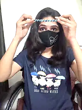 Snapshot of Suvosri chatting on November 20, 2025, 9:04 pm Suvosri online show from November 20, 2025, 9:04 pm