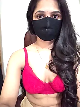 Snapshot of Suvosri chatting on December 3, 2025, 9:47 pm Suvosri online show from December 3, 2025, 9:47 pm