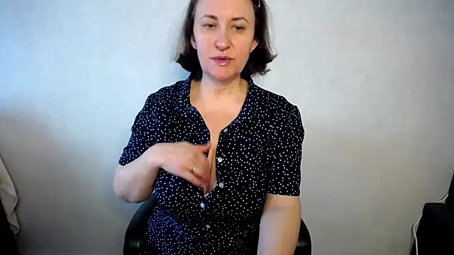 DonnaMagdalena online show from March 29, 2026, 1:24 pm