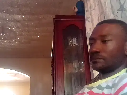 LookingLover34 online show from November 9, 2025, 4:33 pm