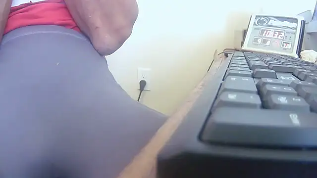 hottottrot691 online show from June 3, 2026, 2:33 pm