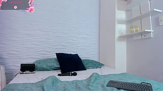 CamileHolmes online show from November 16, 2025, 5:56 am