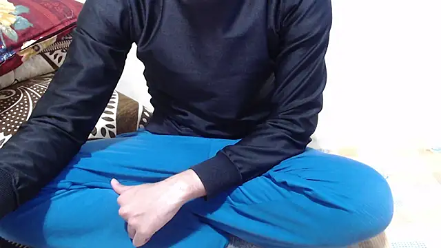 Alexdelarge323 online show from February 9, 2026, 4:05 pm