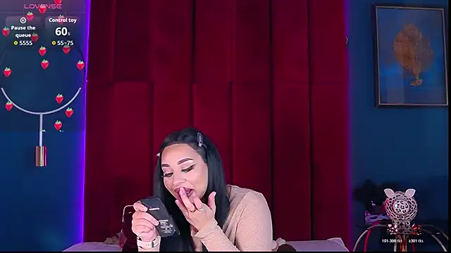 MadyLuxxx online show from April 14, 2026, 6:46 pm