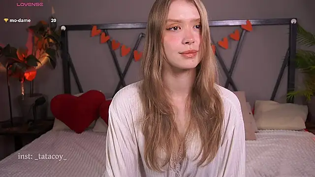 Snapshot of TataCoy chatting on September 24, 2025, 1:50 pm TataCoy online show from September 24, 2025, 1:50 pm
