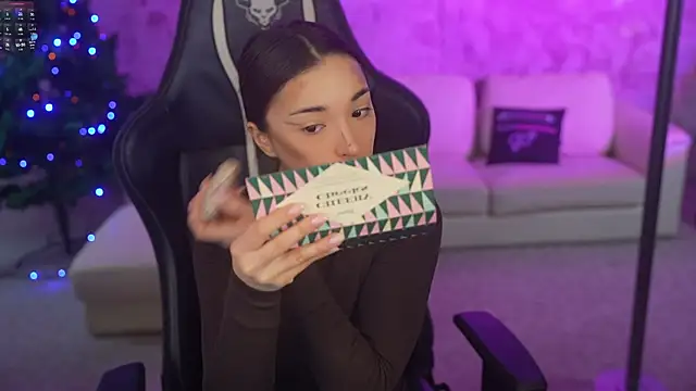 Jasmine Flow online show from December 17, 2025, 8:19 am