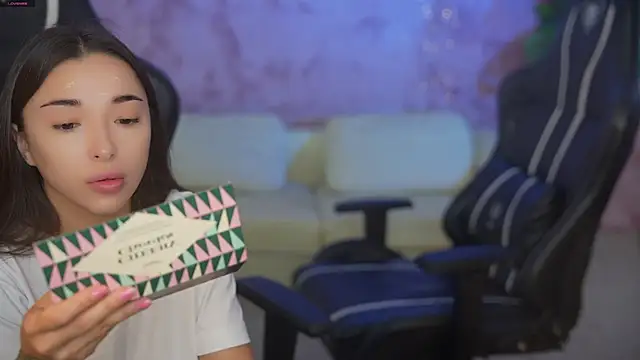 Jasmine Flow online show from September 11, 2025, 6:57 am