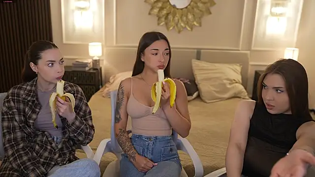 Jasmine Flow online show from October 11, 2025, 7:20 am