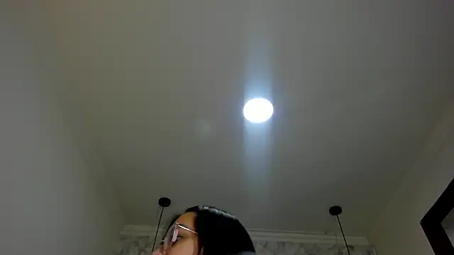 nalalye cruzz  online show from March 28, 2026, 2:45 am