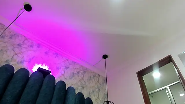 Snapshot of nalalye_cruzz_ chatting on June 20, 2026, 1:54 am nalalye cruzz online show from June 20, 2026, 1:54 am