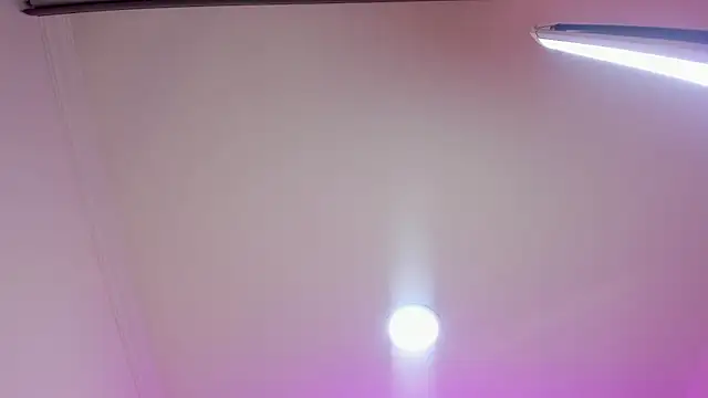 nalalye cruzz  online show from March 4, 2026, 2:41 am